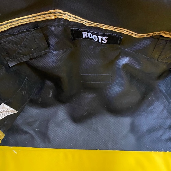 Roots Dark Green Nylon Carry On Travel  Shoulder Strap Bag - Picture 11 of 14